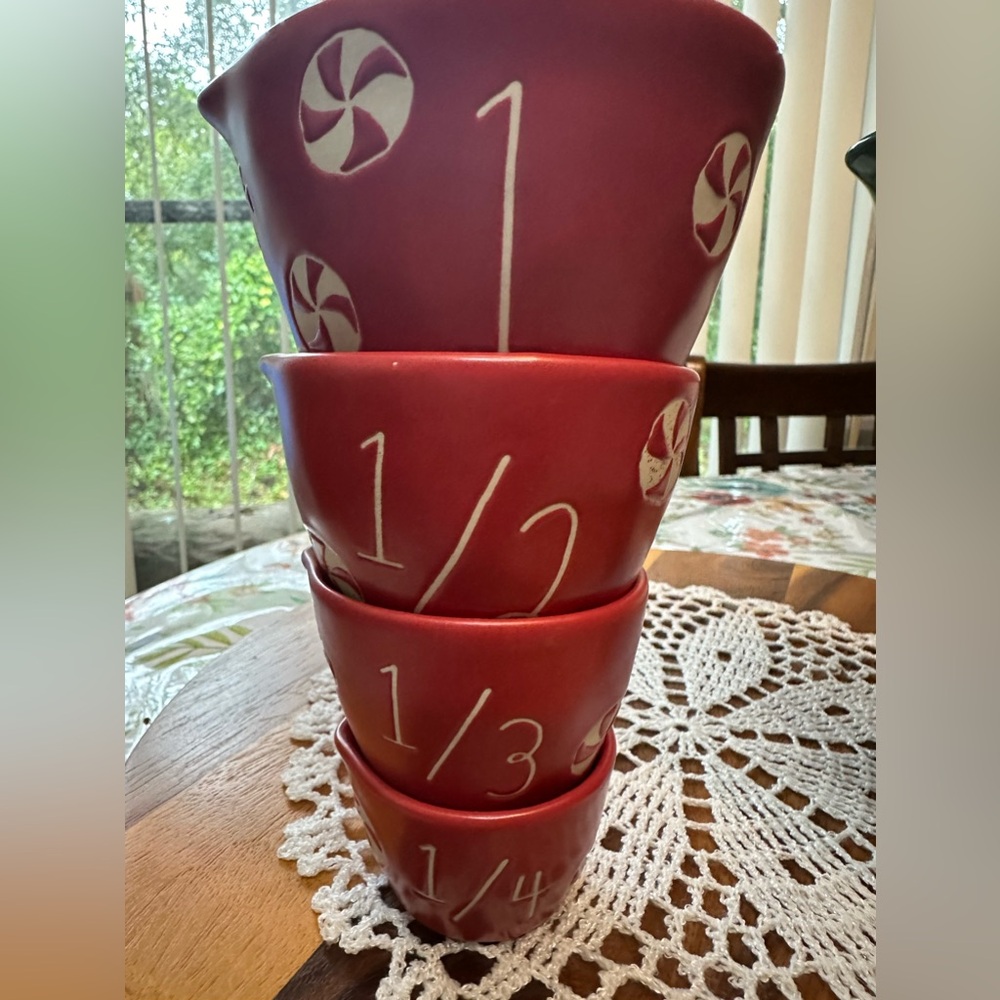 🛑SOLD‼️ceramic Christmas peppermint’s candy measuring cups - Picture 1 of 7